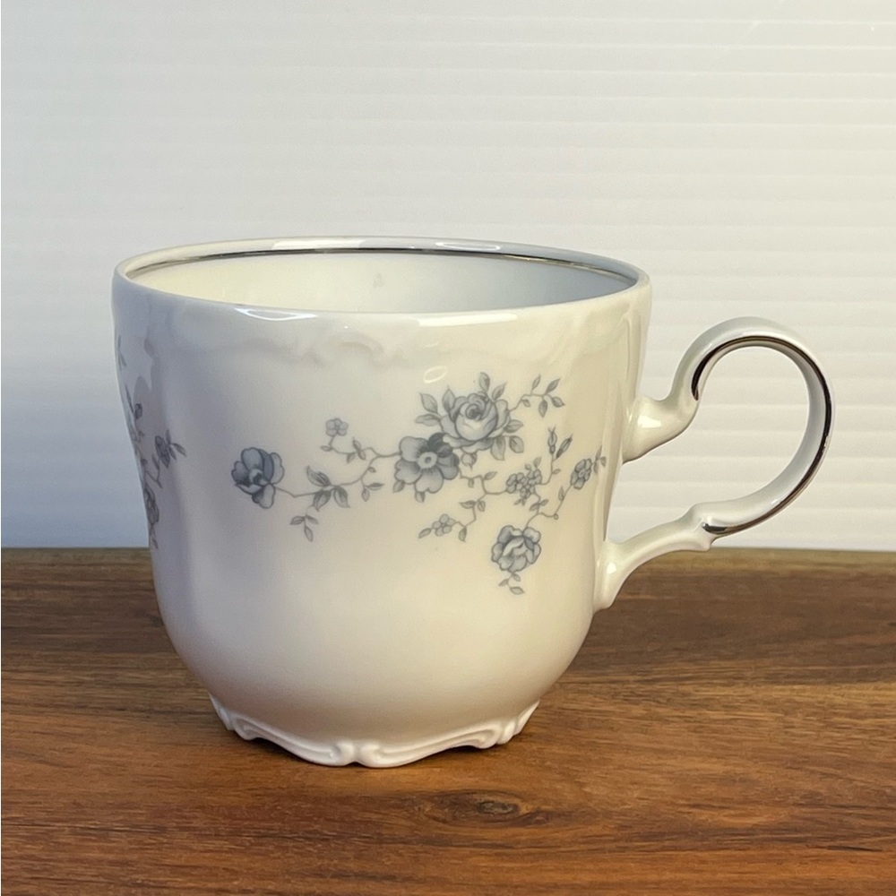 JOHANN HAVILAND BAVARIA GERMANY BLUE GARLAND VTG TEA CUP